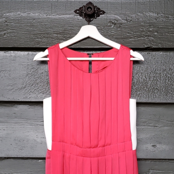 L'AGENCE Coral Red Pleated Midi Dress sz 4 No Tie - Picture 5 of 12